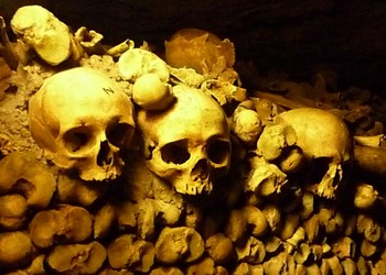 カタコンブドパリとは地下墓地の事 フランスのマイナーで不気味な観光地