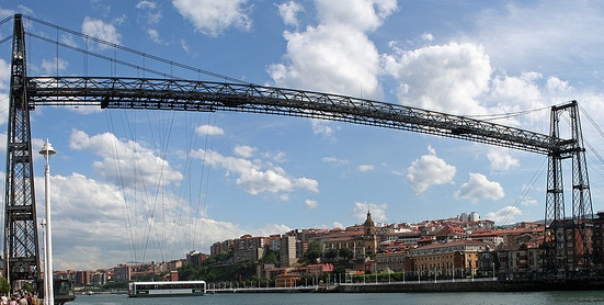 ビルバオのビスカヤ橋はゴンドラが見所 スペインにある世界最古の運搬橋